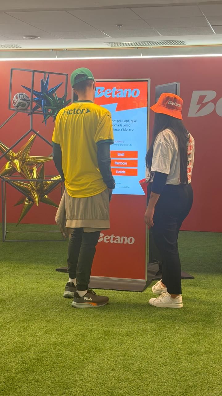 Totem touch screen interativo em evento no ABC Paulista